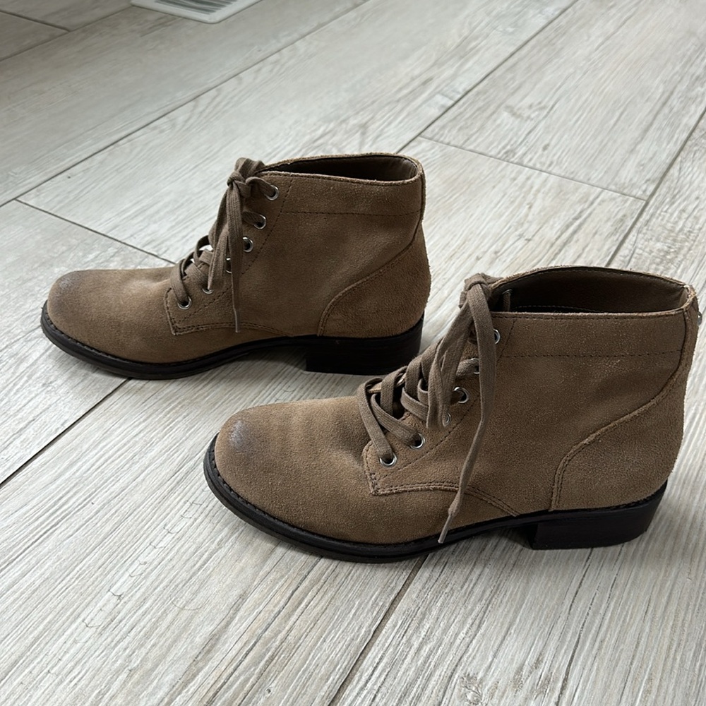 Sam Edelman tan suede ankle boots.